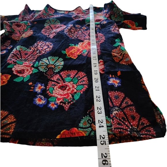 Colorful Floral Short Sleeve Top Size L - Picture 7 of 7